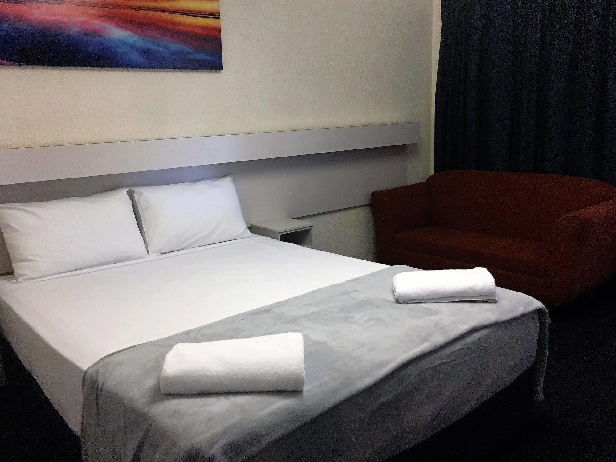 Balonne River Motor Inn Saint George Exteriör bild