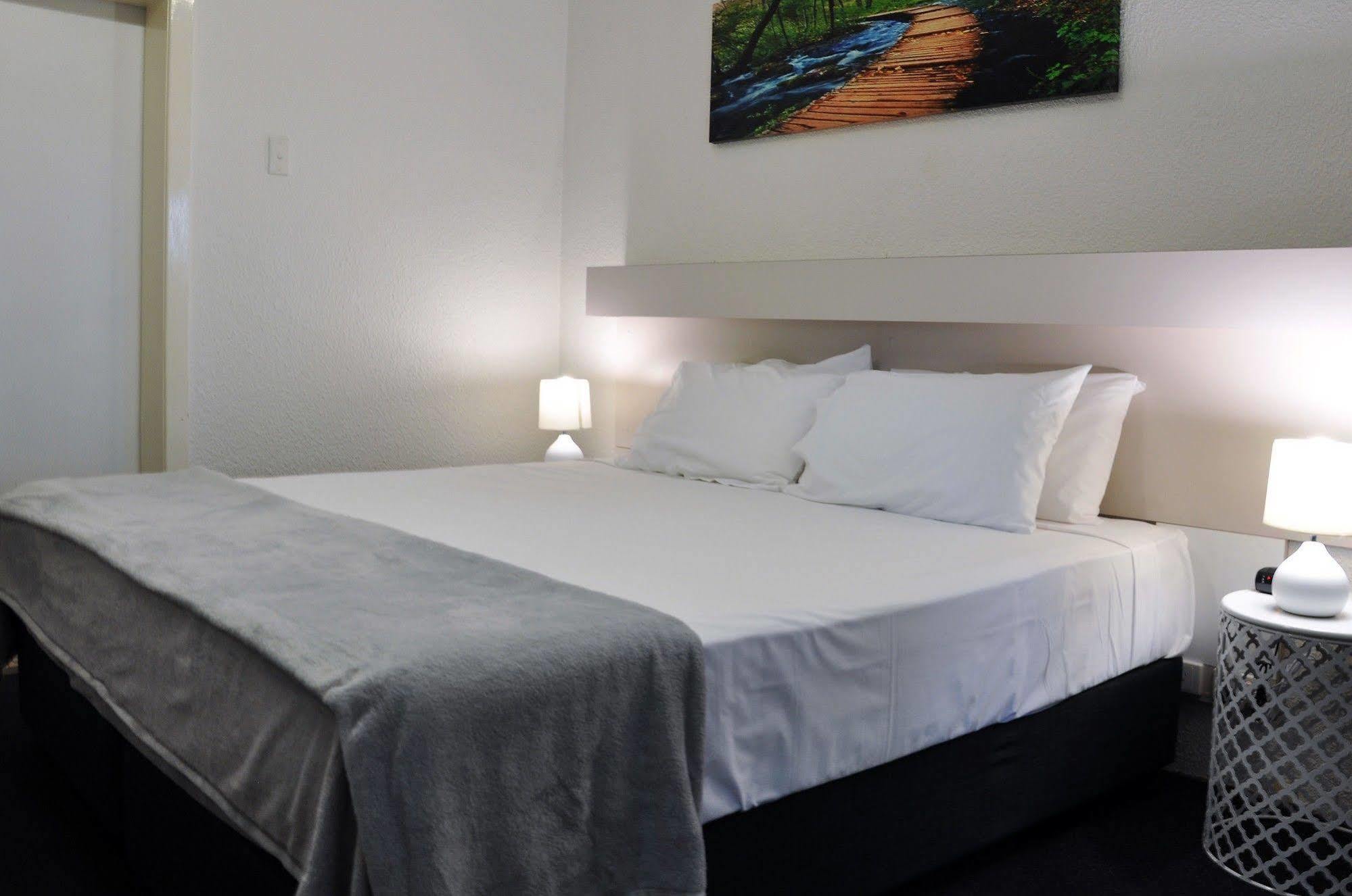 Balonne River Motor Inn Saint George Exteriör bild